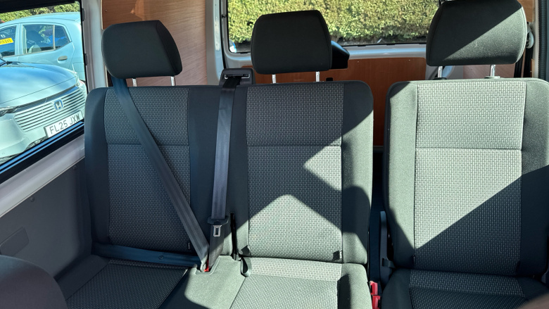 Volkswagen Transporter T32 Swb Diesel 2.0 TDI 110 Highline Kombi Van